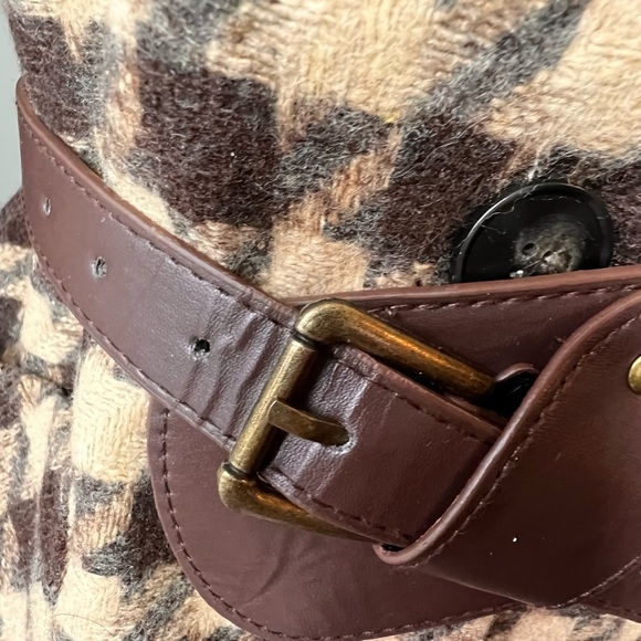 Houndstooth Blazer in Brown and Cream - Picture 7 of 12